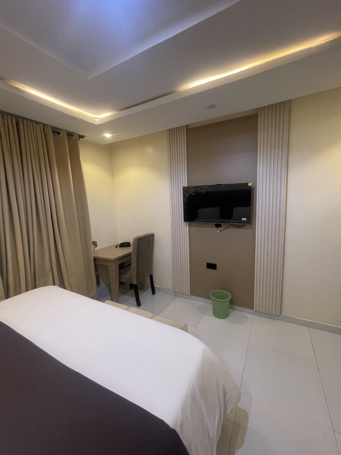 Actual Chase hotel room